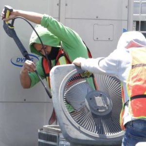 Mantenimiento preventivo a equipo split de cassete en para oficina